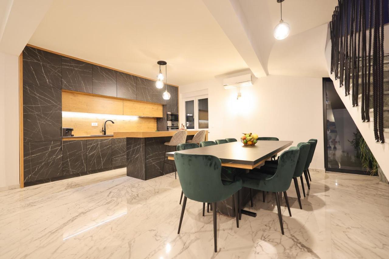 Rhapsody In Green - Luxury Villa In Zadar Crno Luaran gambar