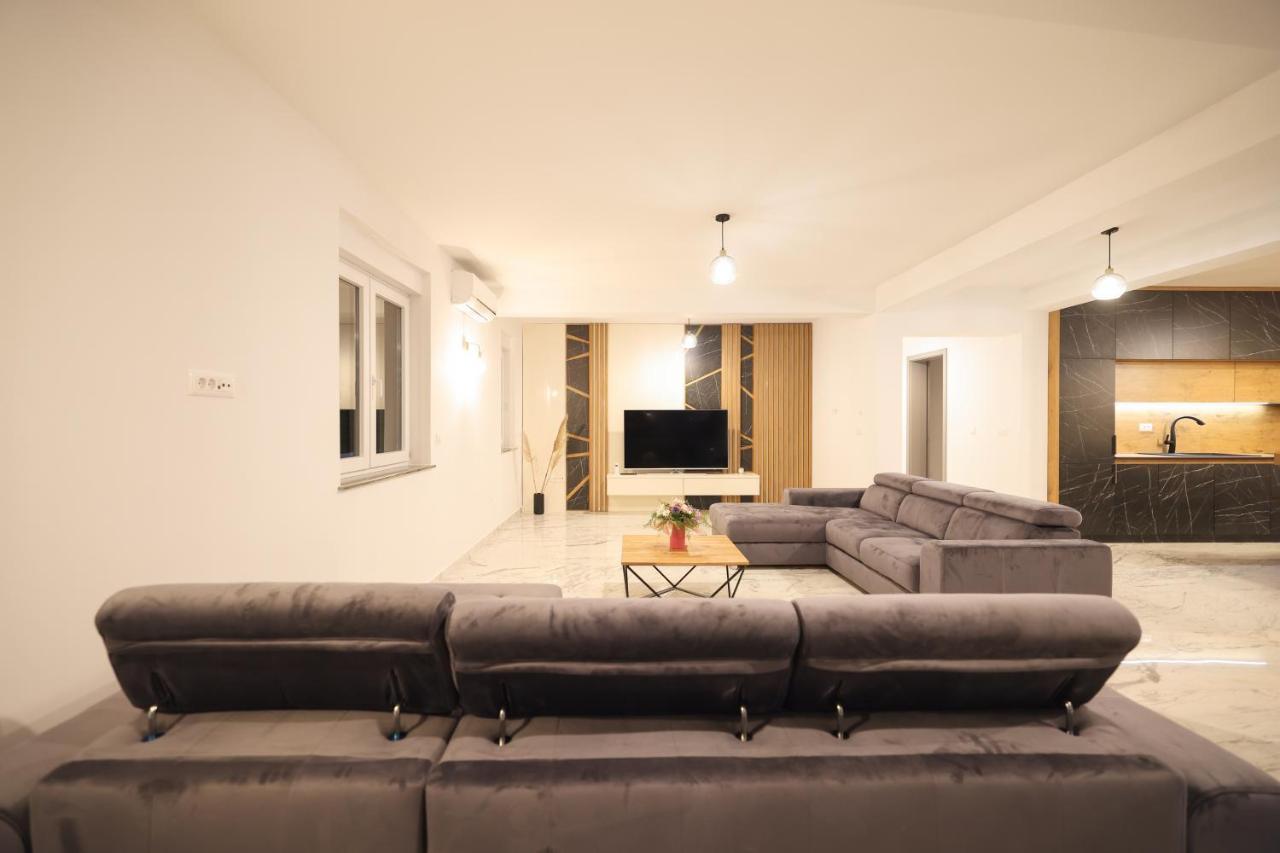 Rhapsody In Green - Luxury Villa In Zadar Crno Luaran gambar