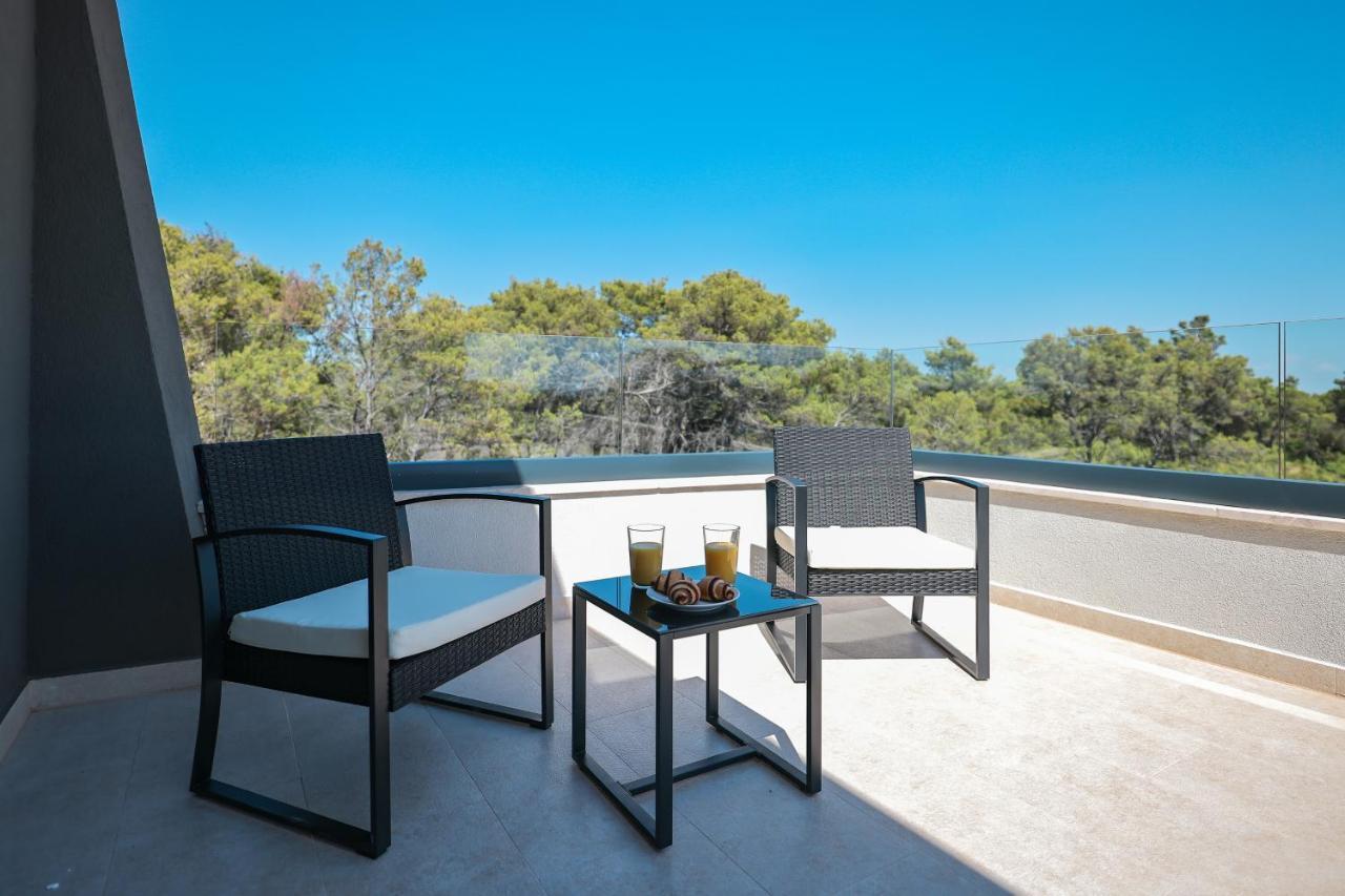 Rhapsody In Green - Luxury Villa In Zadar Crno Luaran gambar