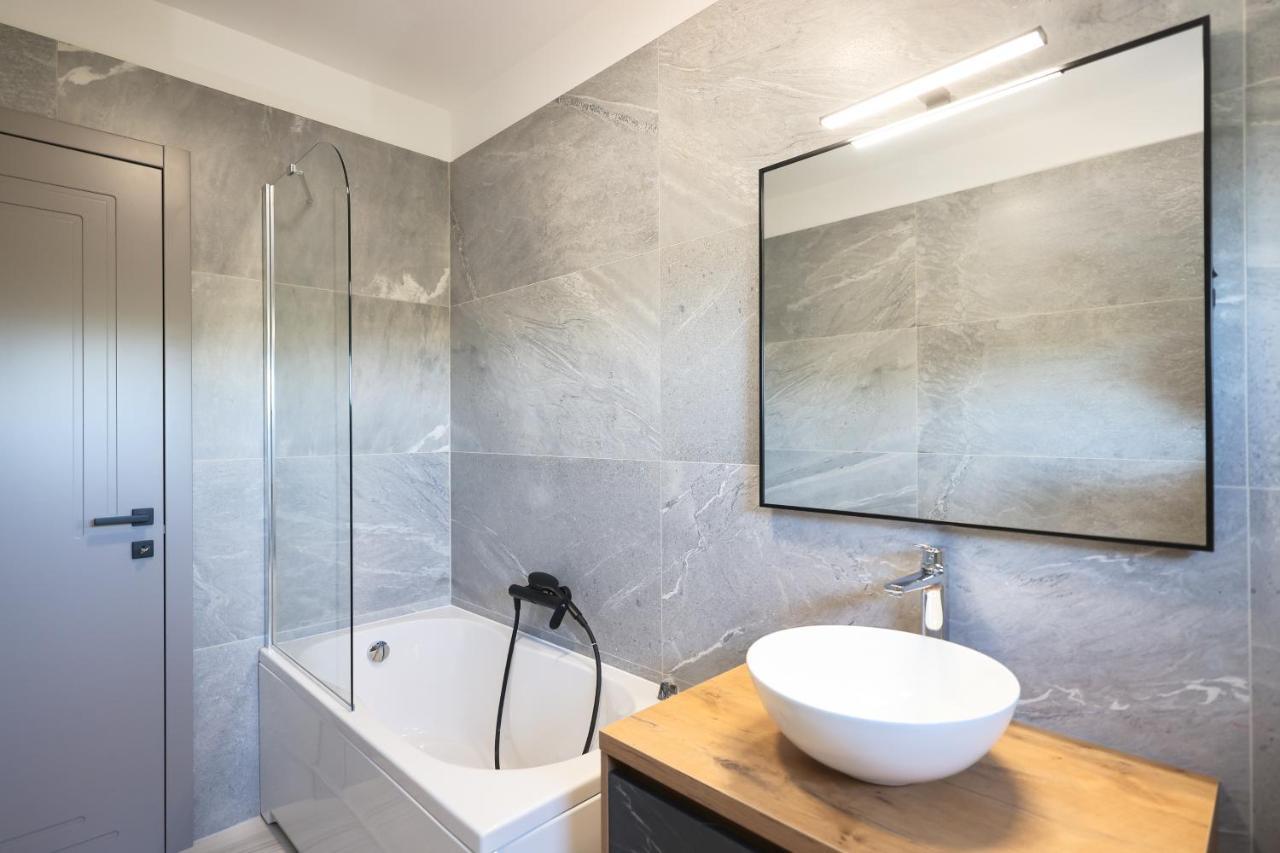 Rhapsody In Green - Luxury Villa In Zadar Crno Luaran gambar