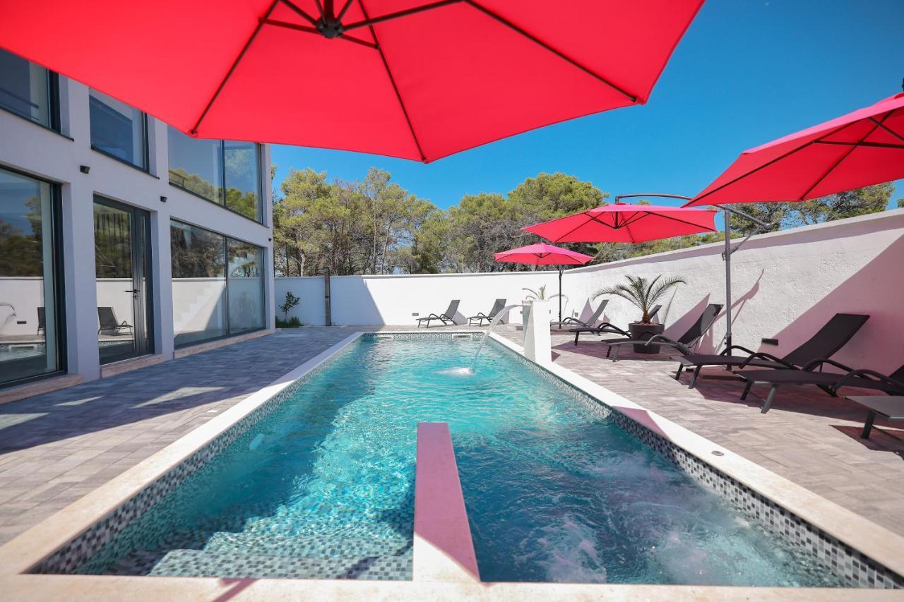 Rhapsody In Green - Luxury Villa In Zadar Crno Luaran gambar